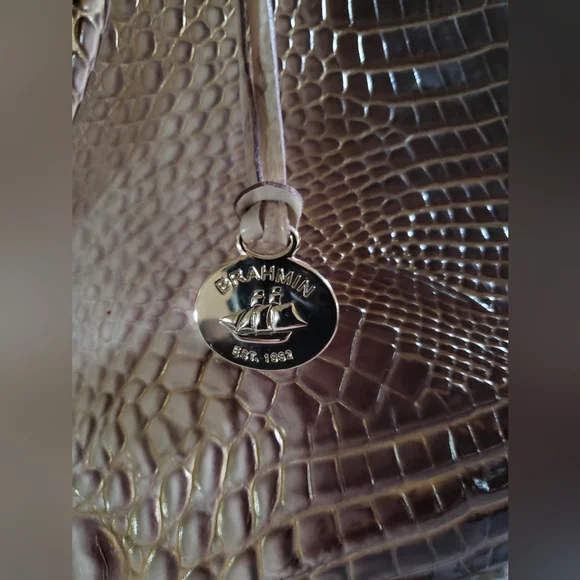 Brahmin handbag,  made from the finest Italian leather, color Brown. - Picture 2 of 5